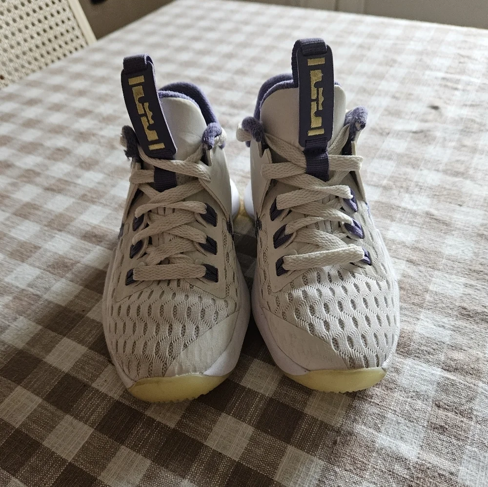 Nike LeBron Witness 5 White Light Zitron Youth Basketball Sneakers - Picture 3 of 8